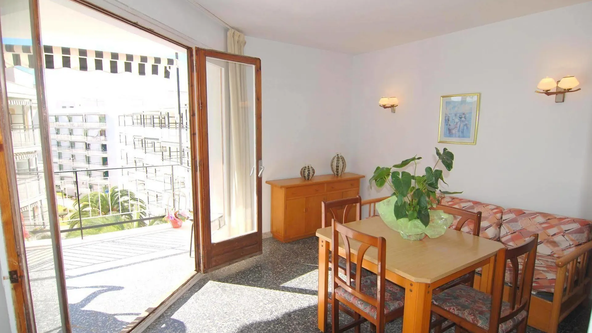 Estudios Zeus Aries Salou Hotel