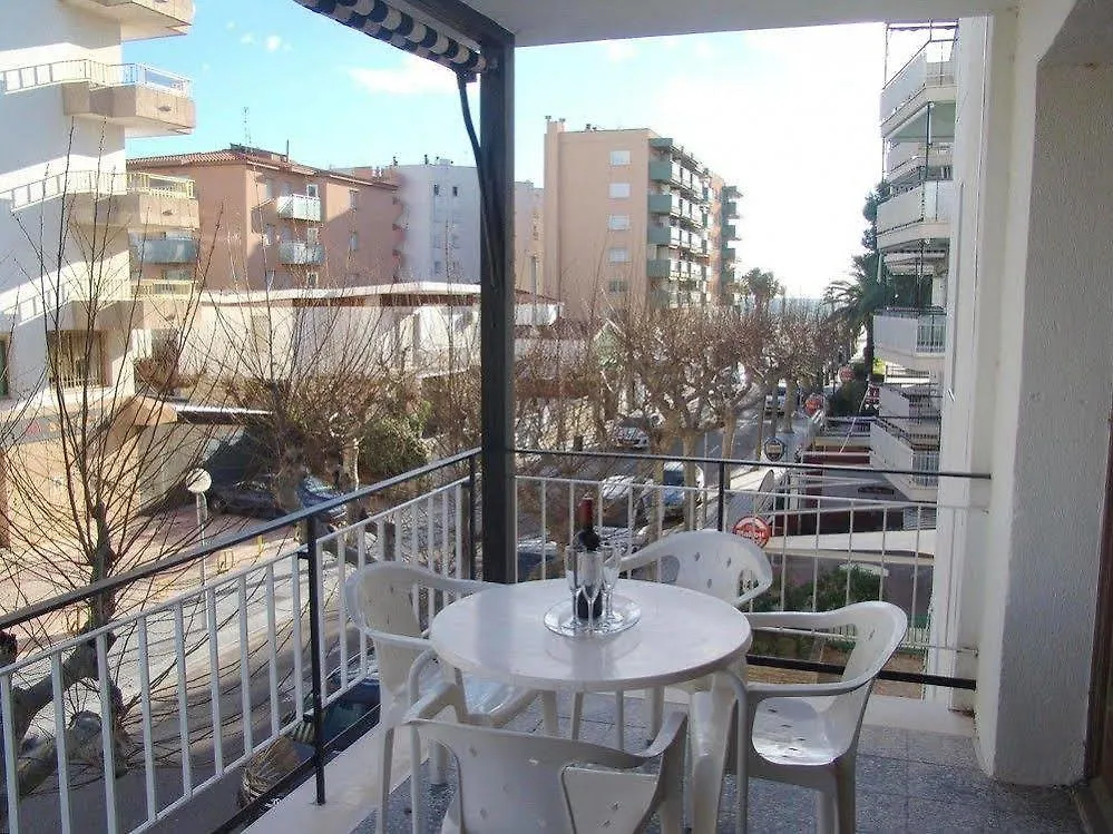 Estudios Zeus Aries Hotel Salou 0*,  Spain