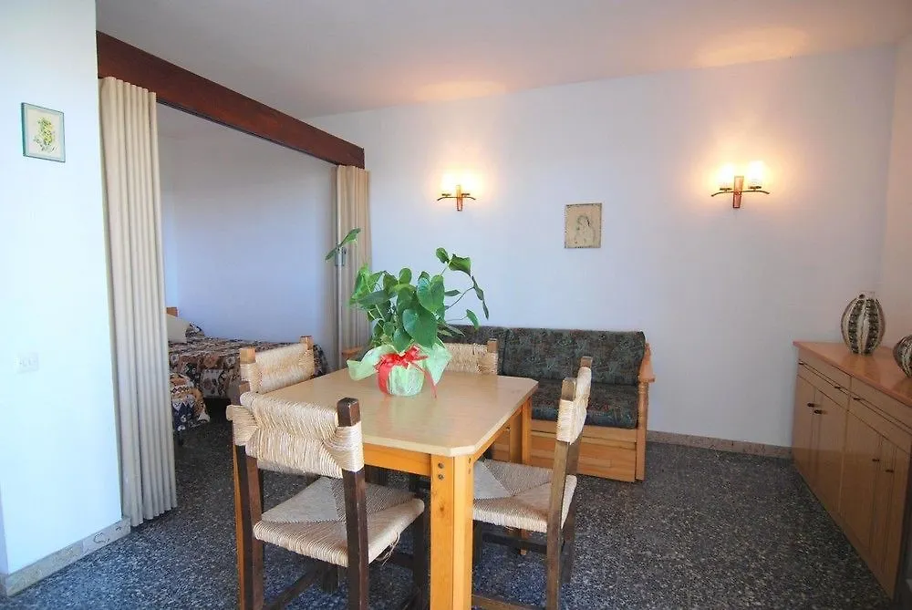 Estudios Zeus Aries Salou Hotel