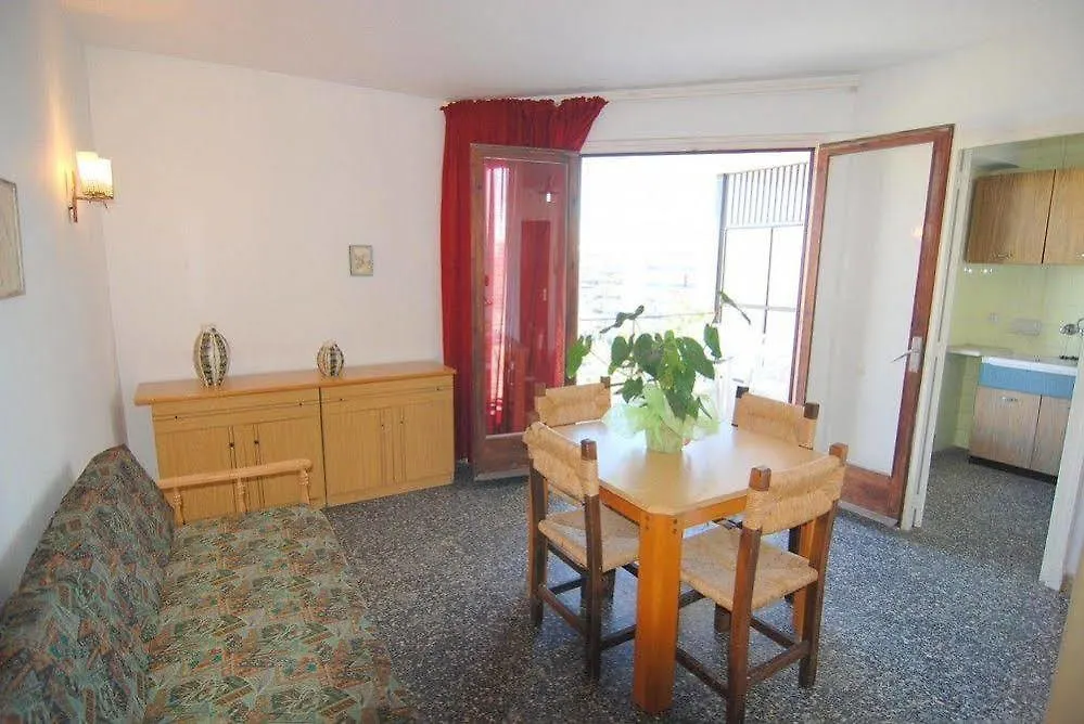 Estudios Zeus Aries Salou Hotel